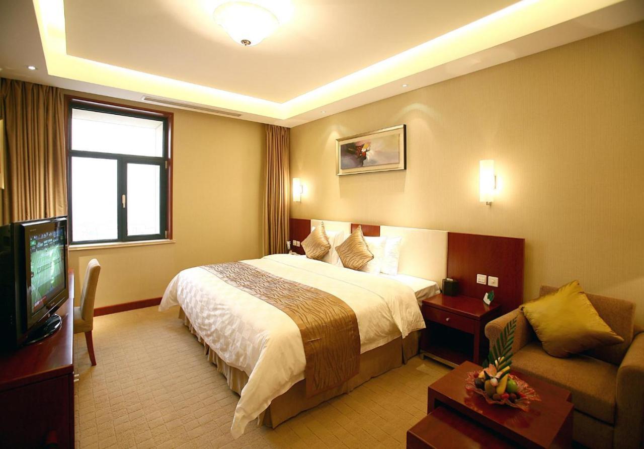 Qingdao Blue Horizon Hotel - Licang Екстер'єр фото