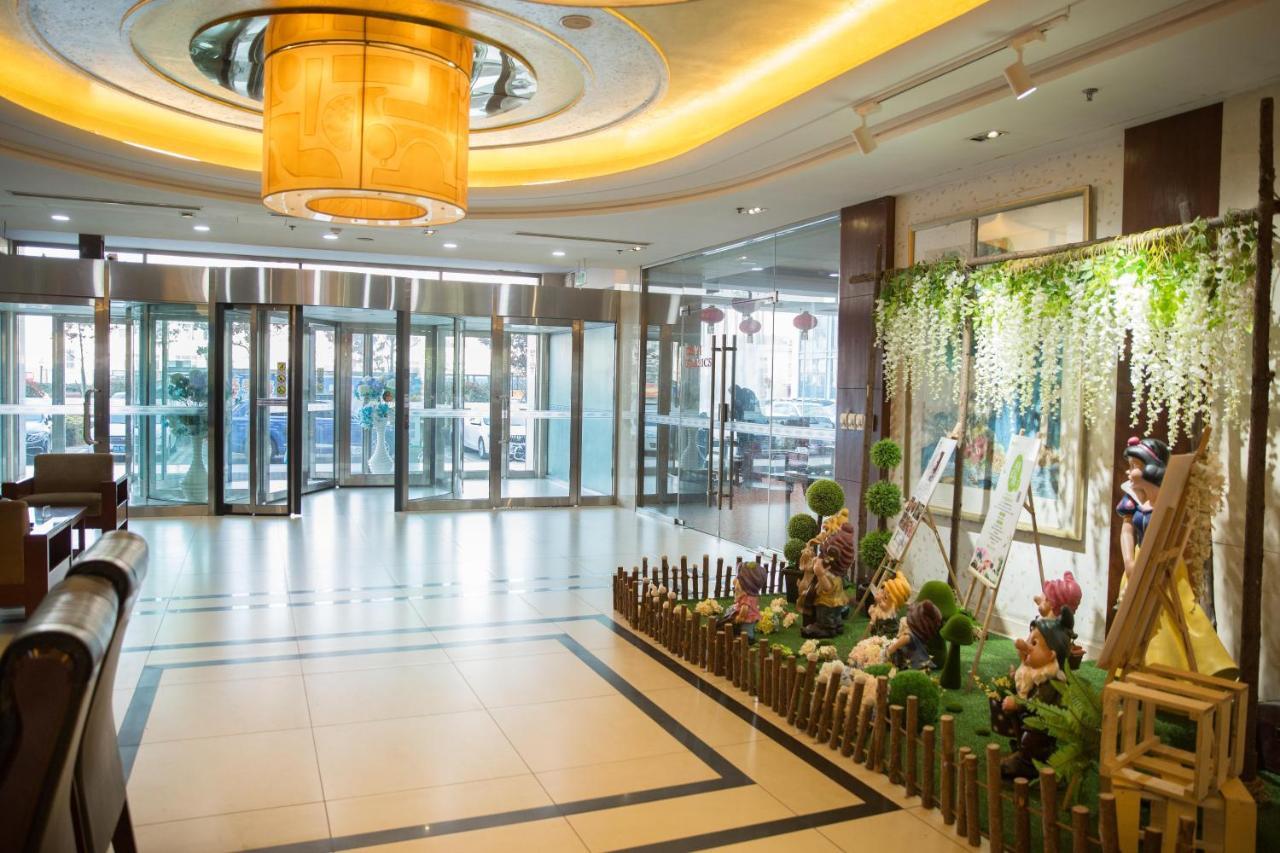 Qingdao Blue Horizon Hotel - Licang Екстер'єр фото